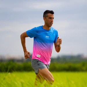 DSC02964.jpgv1753787382 ON VACATION - CAMISETA TÉCNICA UNISEX