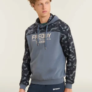 Felpa cappuccio con inserti camouflage e grafica centrale