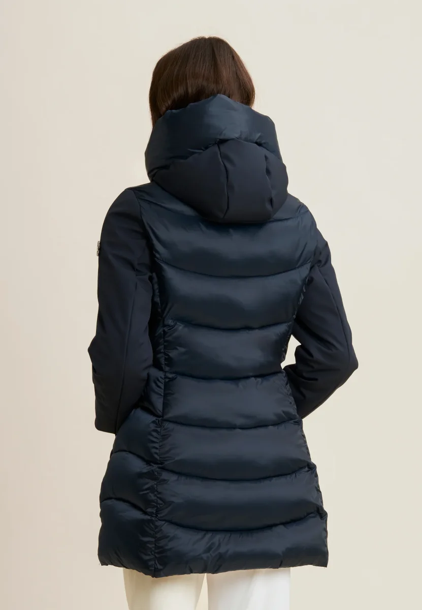 Piumino lungo donna opaco e lucido con cappuccio – Image 3
