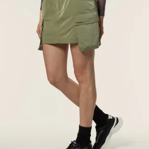 Gonna corta in nylon navetta con tasconi