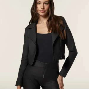 Chiodo da donna in similpelle dall'effetto laminato