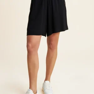 Pantaloni corti comfort fit in viscosa effetto lino