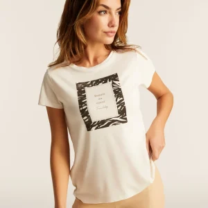 T-shirt regular fit con grafica e borchie dorate