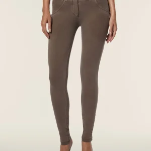 WRUP2BHF420_M39_-_02.jpgv1751626747 Pantaloni WR.UP® vita alta in jersey lavaggio vissuto