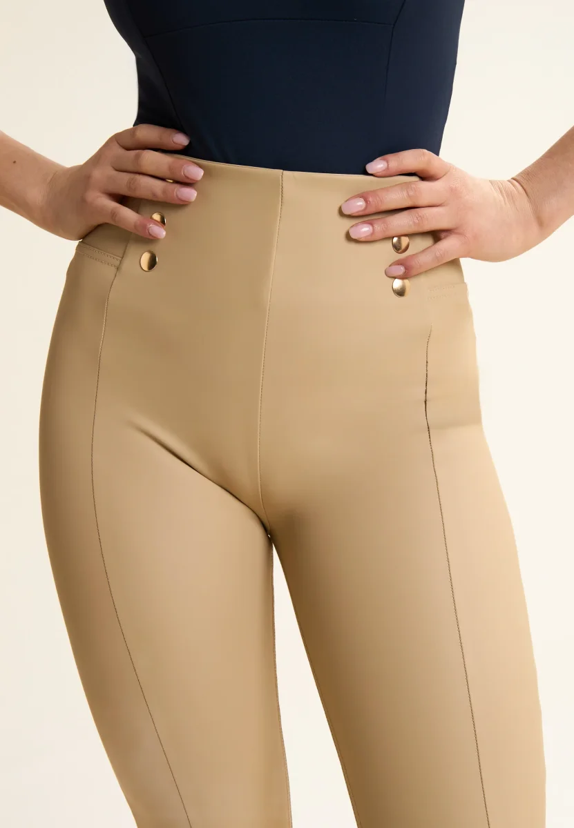 Pantaloni WR.UP similpelle vita alta con bottoni decorativi – Image 5