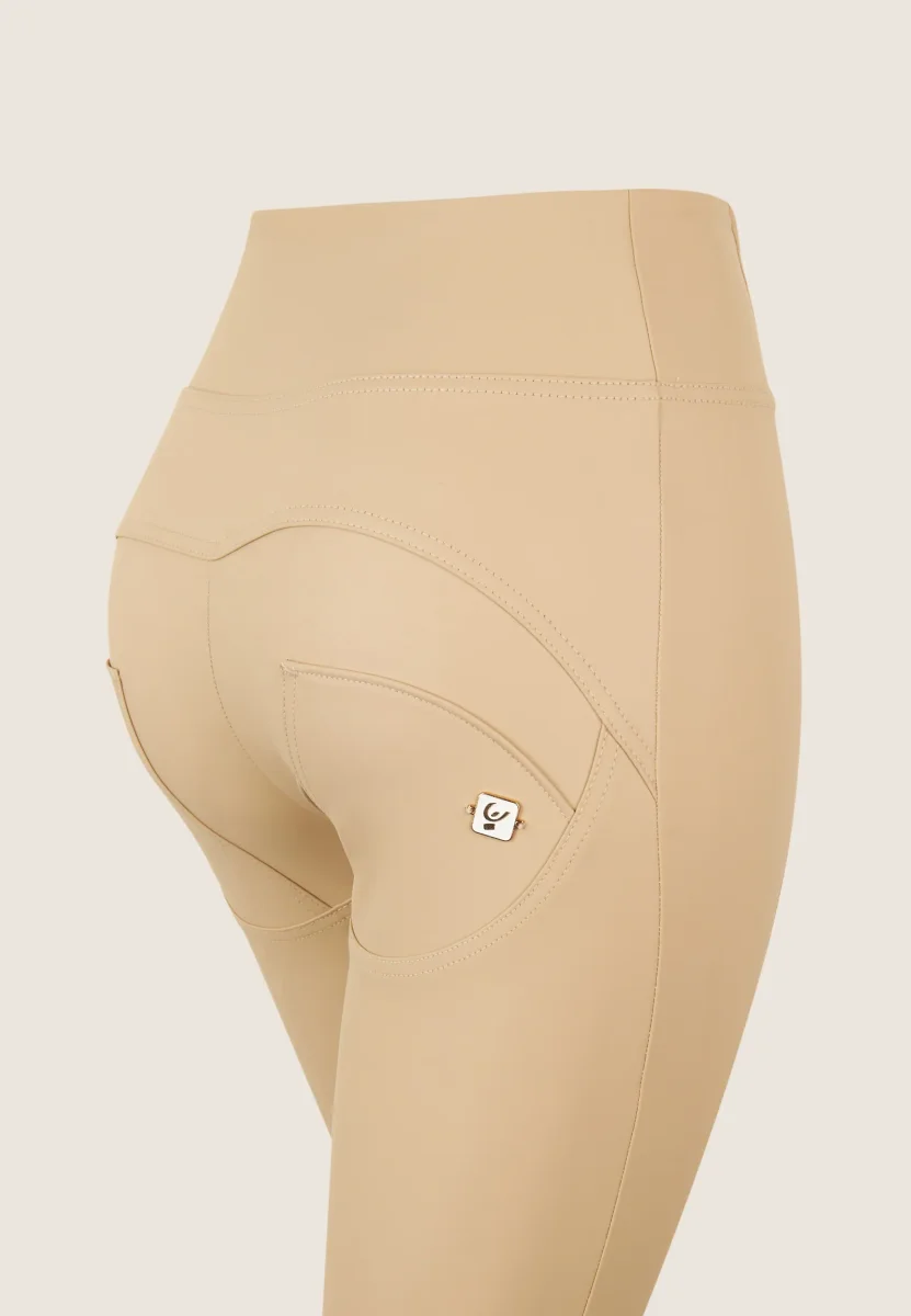 Pantaloni WR.UP similpelle vita alta con bottoni decorativi – Image 9