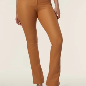 Pantaloni WR.UP® vita regular fondo bootcut in similpelle