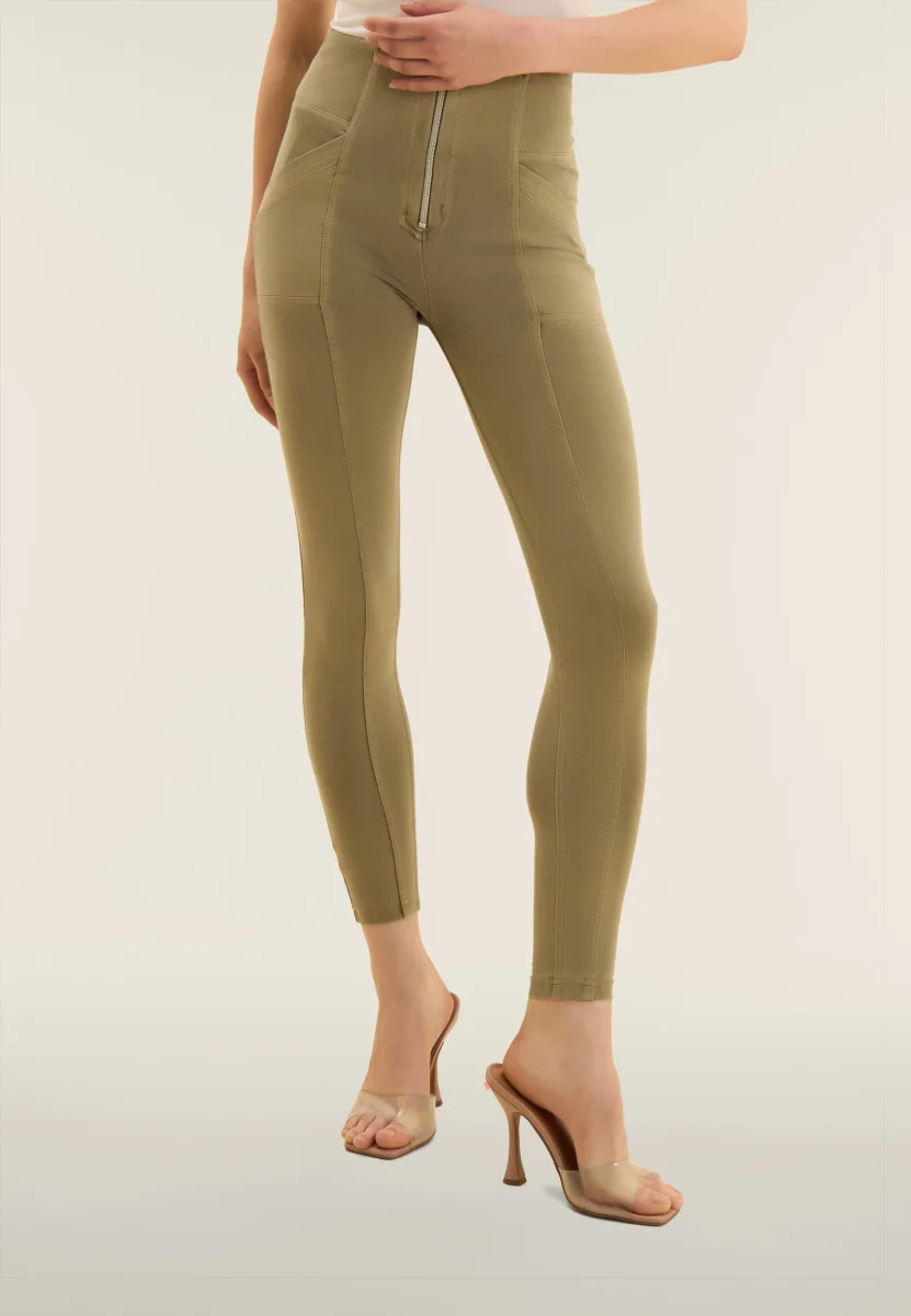 Pantaloni WR.UP vita alta lunghezza 7/8 effetto vissuto