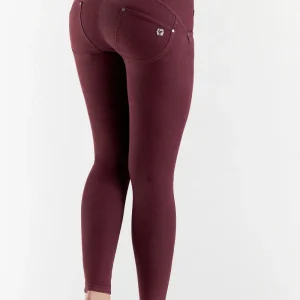 Pantaloni push up WR.UP® vita media tessuto navetta tinto in capo