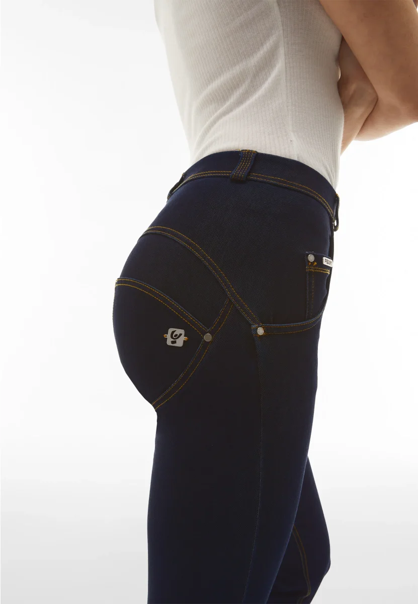 Jeans WR.UP® in denim navetta con vita alta e lunghezza 7/8 – Image 5