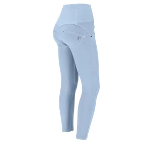 Pantaloni push up WR.UP® 7/8 vita alta con bottoni in tessuto navetta con strappi