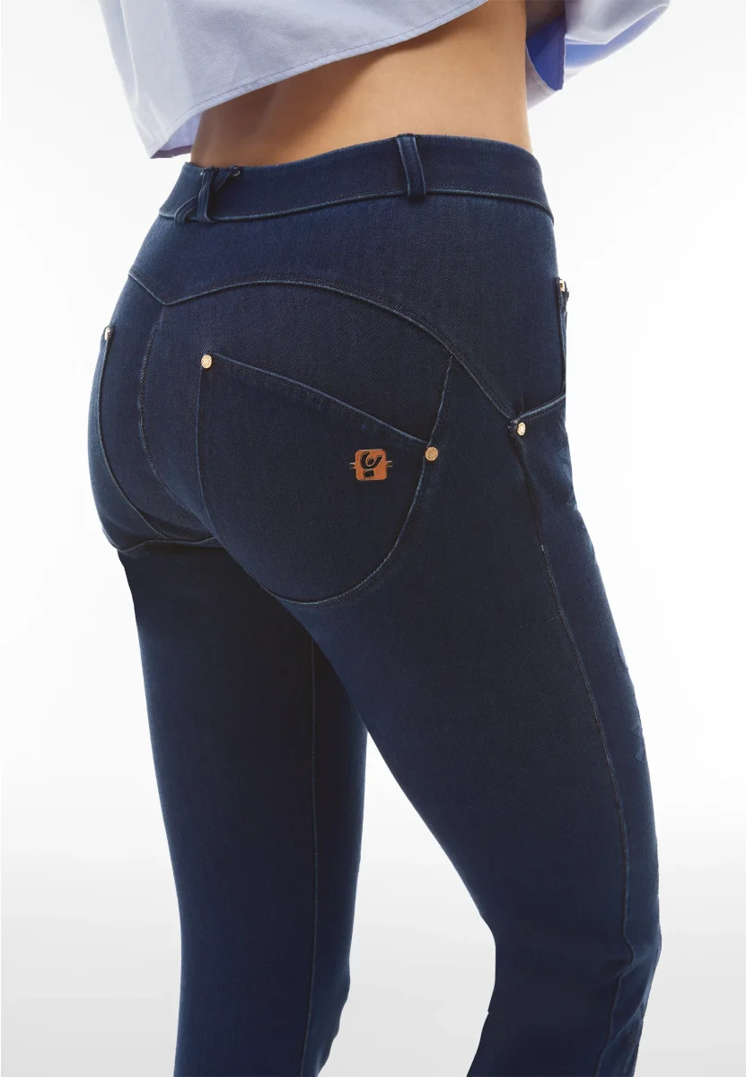 Jeans WR.UP® vita regular 7/8 con decoro floreale – Image 5